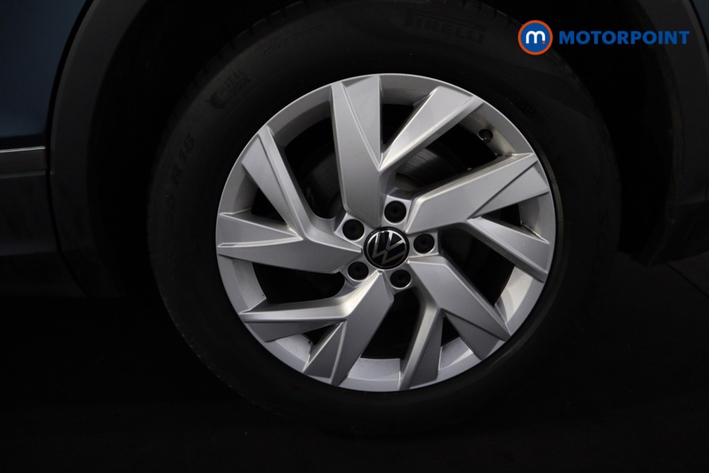 Volkswagen Tiguan Life Manual Petrol SUV - Stock Number (1530392) - 18th supplementary image