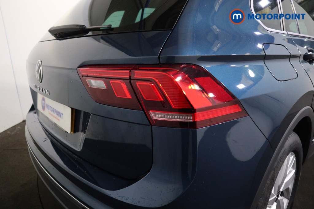 Volkswagen Tiguan Life Manual Petrol SUV - Stock Number (1530392) - 21st supplementary image