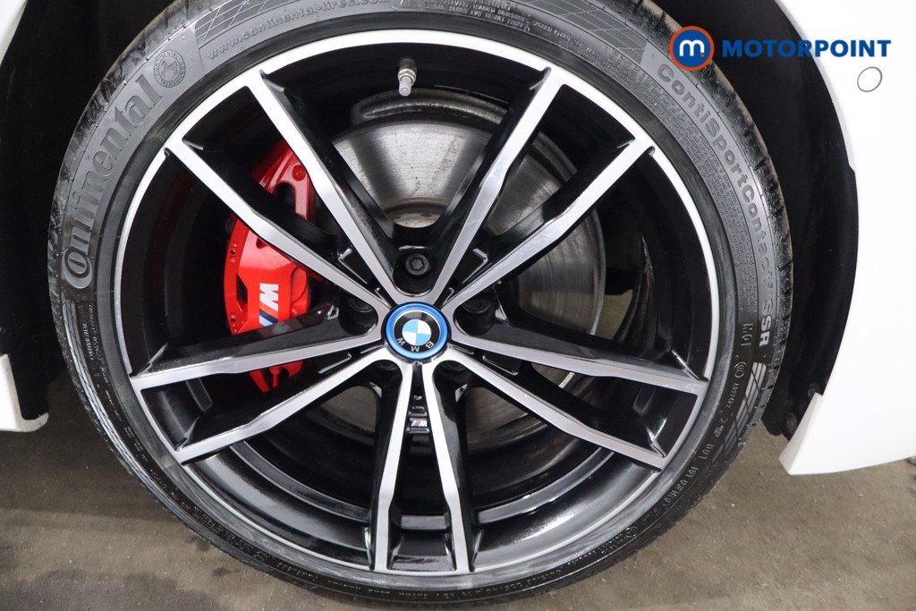 BMW 3 Series M Sport Automatic Petrol Plug-In Hybrid Estate - Stock Number (1540130) - 9th supplementary image