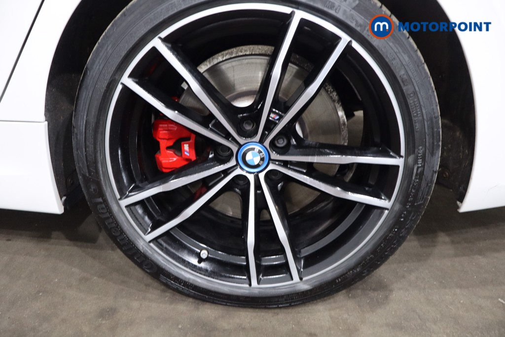 BMW 3 Series M Sport Automatic Petrol Plug-In Hybrid Estate - Stock Number (1540130) - 12th supplementary image