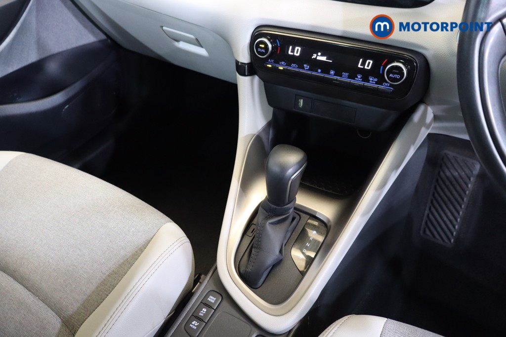 Toyota Yaris Excel Automatic Petrol-Electric Hybrid Hatchback - Stock Number (1540367) - 4th supplementary image