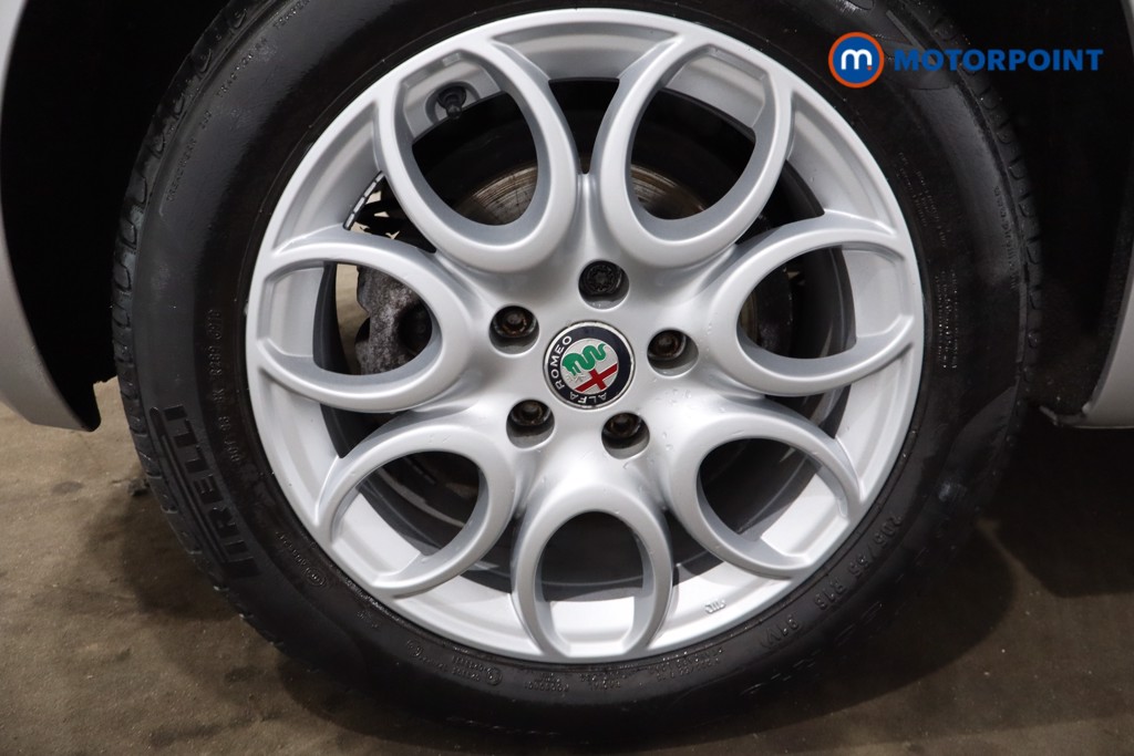 Alfa Romeo Giulietta Super Manual Petrol Hatchback - Stock Number (1542263) - 11th supplementary image