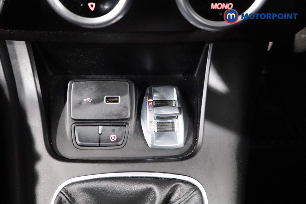 Alfa Romeo Giulietta Super Manual Petrol Hatchback - Stock Number (1542263) - 15th supplementary image