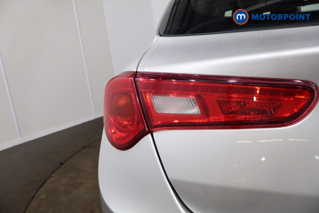Alfa Romeo Giulietta Super Manual Petrol Hatchback - Stock Number (1542263) - 24th supplementary image