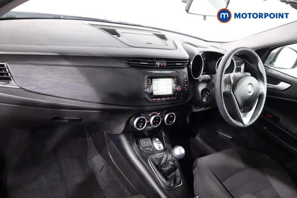 Alfa Romeo Giulietta Super Manual Petrol Hatchback - Stock Number (1542263) - 1st supplementary image