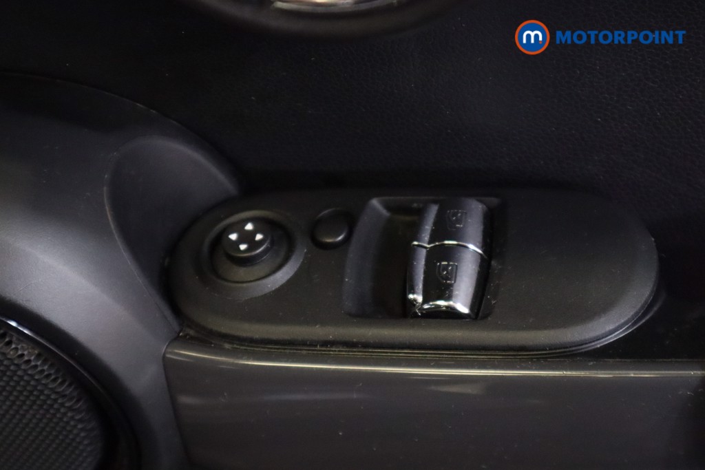 Mini Hatchback Cooper Classic Manual Petrol Hatchback - Stock Number (1542600) - 9th supplementary image