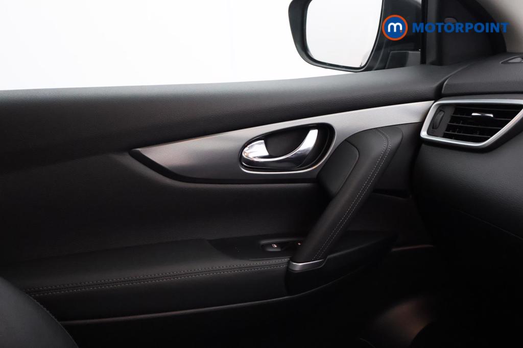 Nissan Qashqai N-Connecta Manual Petrol SUV - Stock Number (1542720) - 8th supplementary image