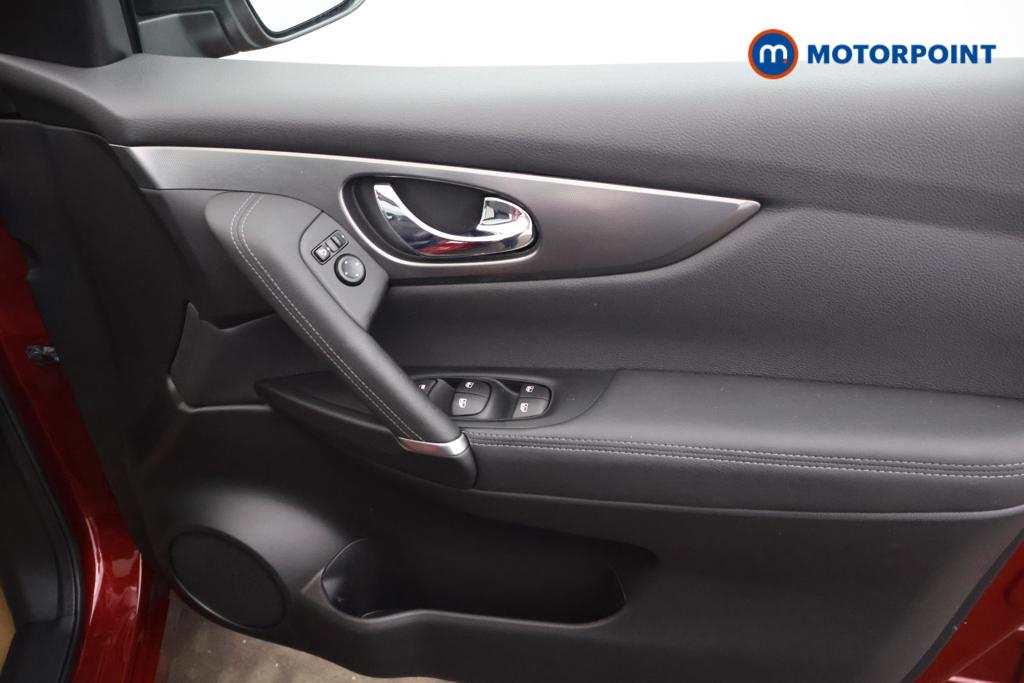 Nissan Qashqai N-Connecta Manual Petrol SUV - Stock Number (1542720) - 9th supplementary image