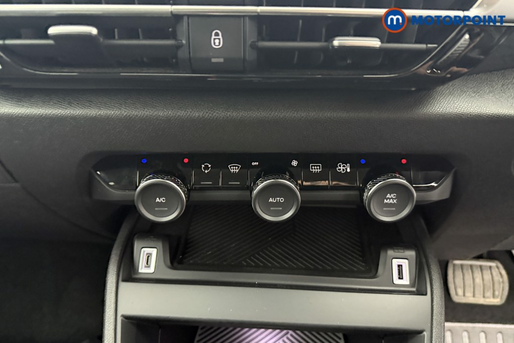 Citroen C4 X Shine Automatic Electric Saloon - Stock Number (1543266) - 11th supplementary image