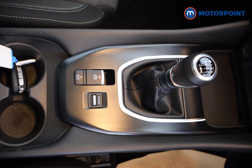 Nissan Qashqai N-Connecta Manual Petrol SUV - Stock Number (1543296) - 6th supplementary image
