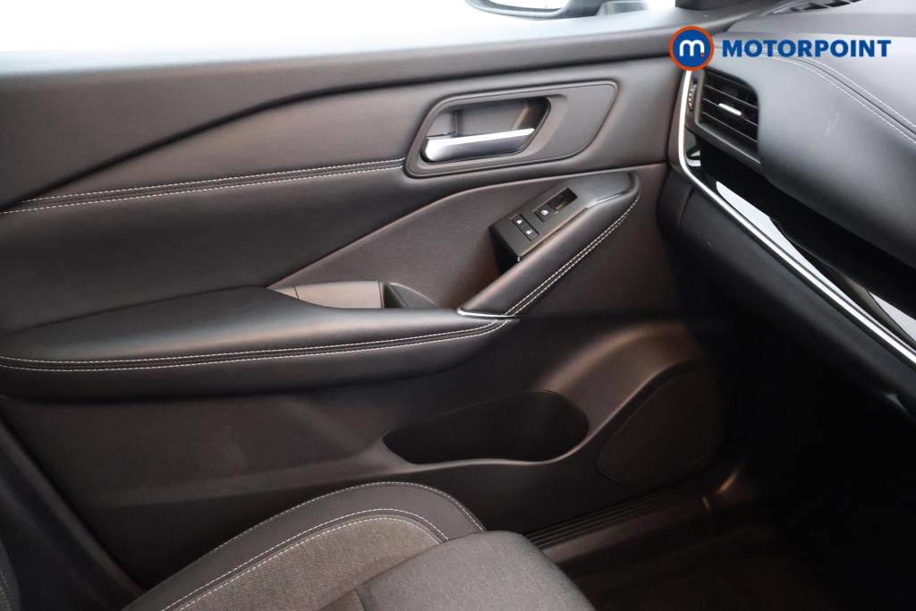 Nissan Qashqai N-Connecta Manual Petrol SUV - Stock Number (1543296) - 8th supplementary image