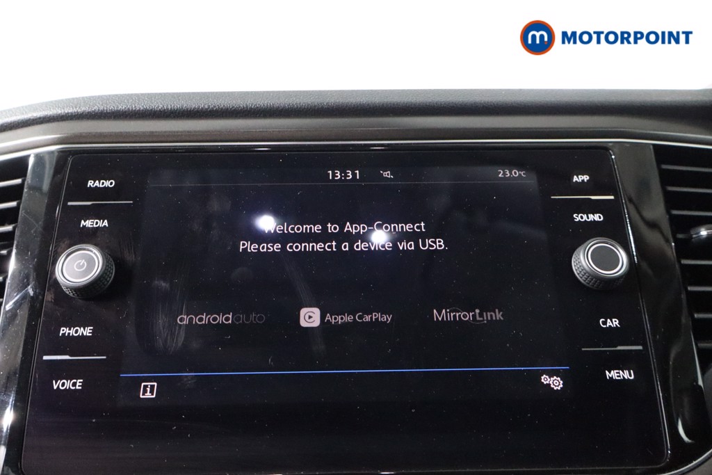 Volkswagen T-Roc Design Manual Diesel SUV - Stock Number (1543500) - 2nd supplementary image