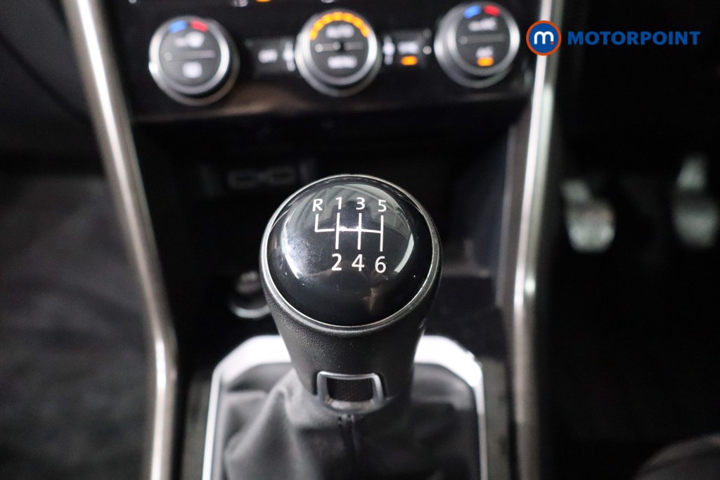 Volkswagen T-Roc Design Manual Diesel SUV - Stock Number (1543500) - 15th supplementary image