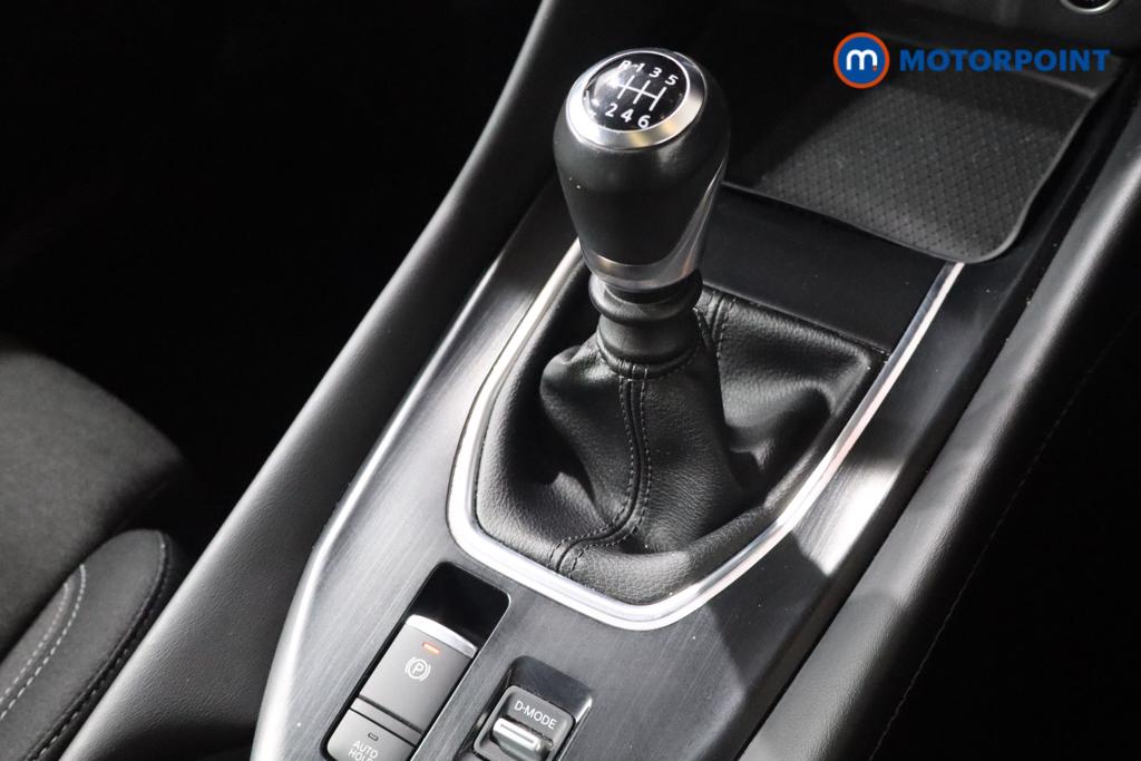 Nissan Qashqai N-Connecta Manual Petrol SUV - Stock Number (1543933) - 5th supplementary image