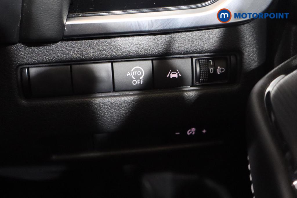 Nissan Qashqai N-Connecta Manual Petrol SUV - Stock Number (1543933) - 11th supplementary image