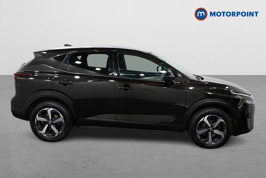 Nissan Qashqai N-Connecta Manual Petrol SUV - Stock Number (1543933) - Drivers side