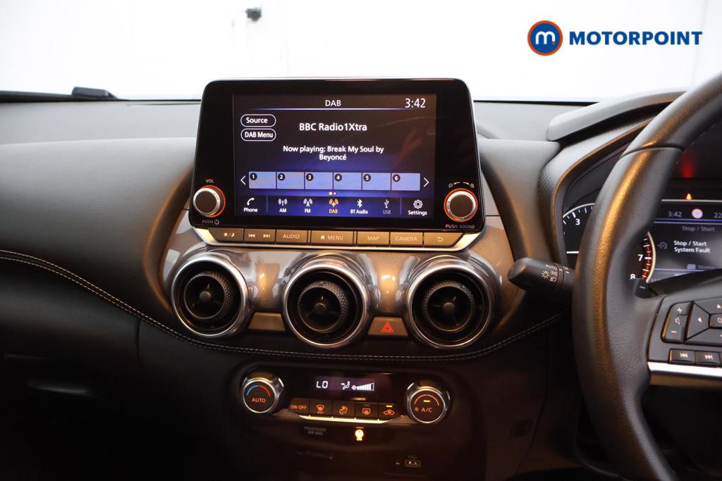 Nissan Juke N-Connecta Automatic Petrol SUV - Stock Number (1544035) - 5th supplementary image