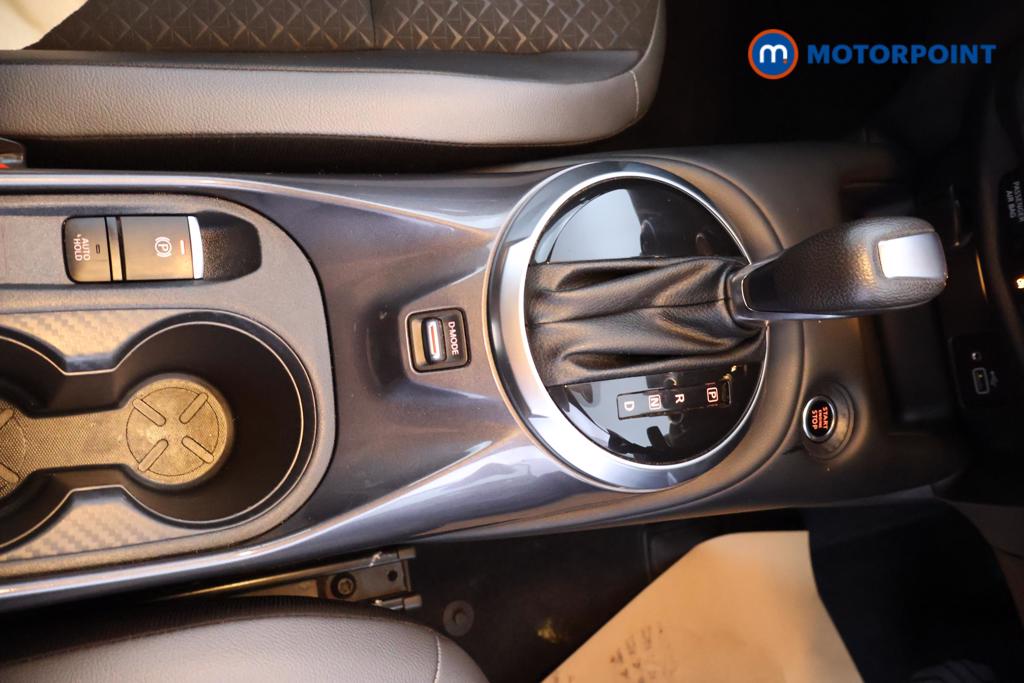 Nissan Juke N-Connecta Automatic Petrol SUV - Stock Number (1544035) - 6th supplementary image