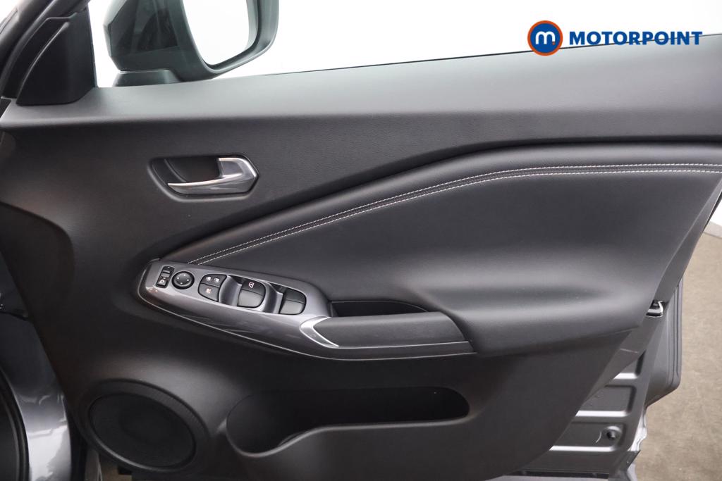 Nissan Juke N-Connecta Automatic Petrol SUV - Stock Number (1544035) - 9th supplementary image