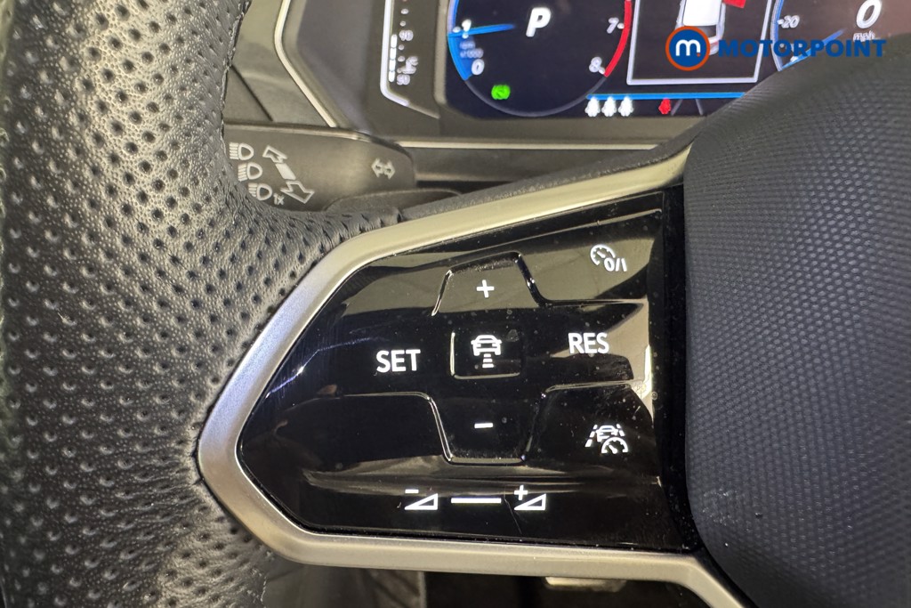 Volkswagen Tiguan R-Line Automatic Petrol SUV - Stock Number (1544300) - 12th supplementary image