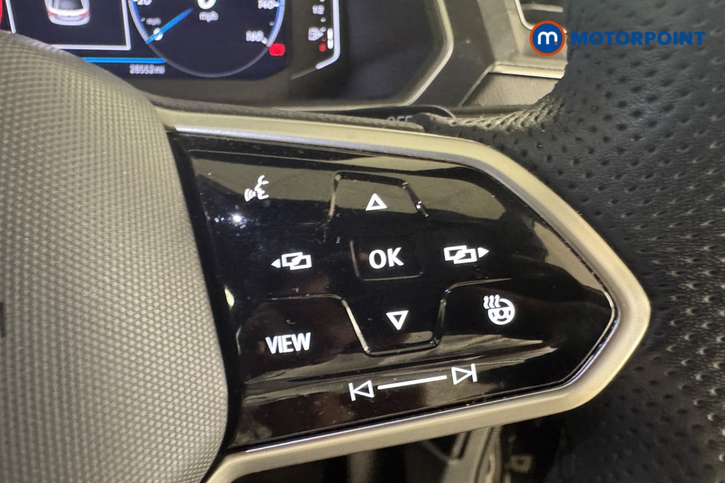 Volkswagen Tiguan R-Line Automatic Petrol SUV - Stock Number (1544300) - 13th supplementary image