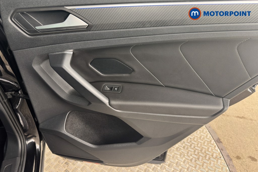 Volkswagen Tiguan R-Line Automatic Petrol SUV - Stock Number (1544300) - 15th supplementary image
