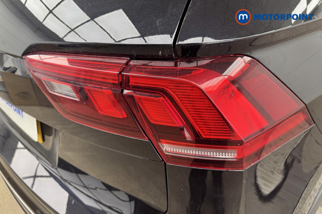 Volkswagen Tiguan R-Line Automatic Petrol SUV - Stock Number (1544300) - 17th supplementary image