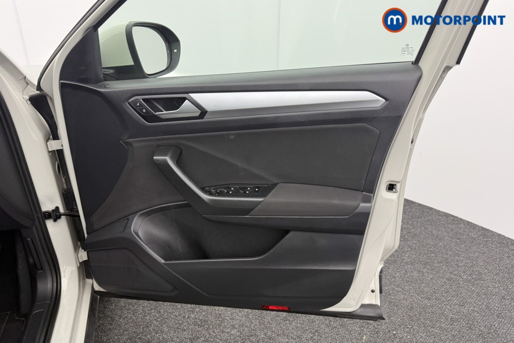 Volkswagen T-Roc Life Manual Petrol SUV - Stock Number (1545161) - 17th supplementary image