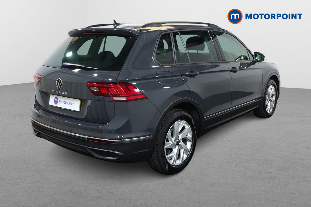 Volkswagen Tiguan Life Manual Diesel SUV - Stock Number (1545202) - Drivers side rear corner