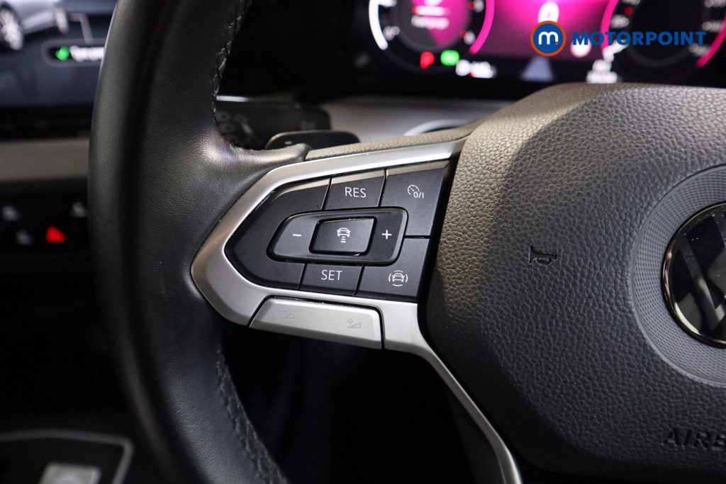 Volkswagen Golf Life Automatic Diesel Hatchback - Stock Number (1527932) - 3rd supplementary image