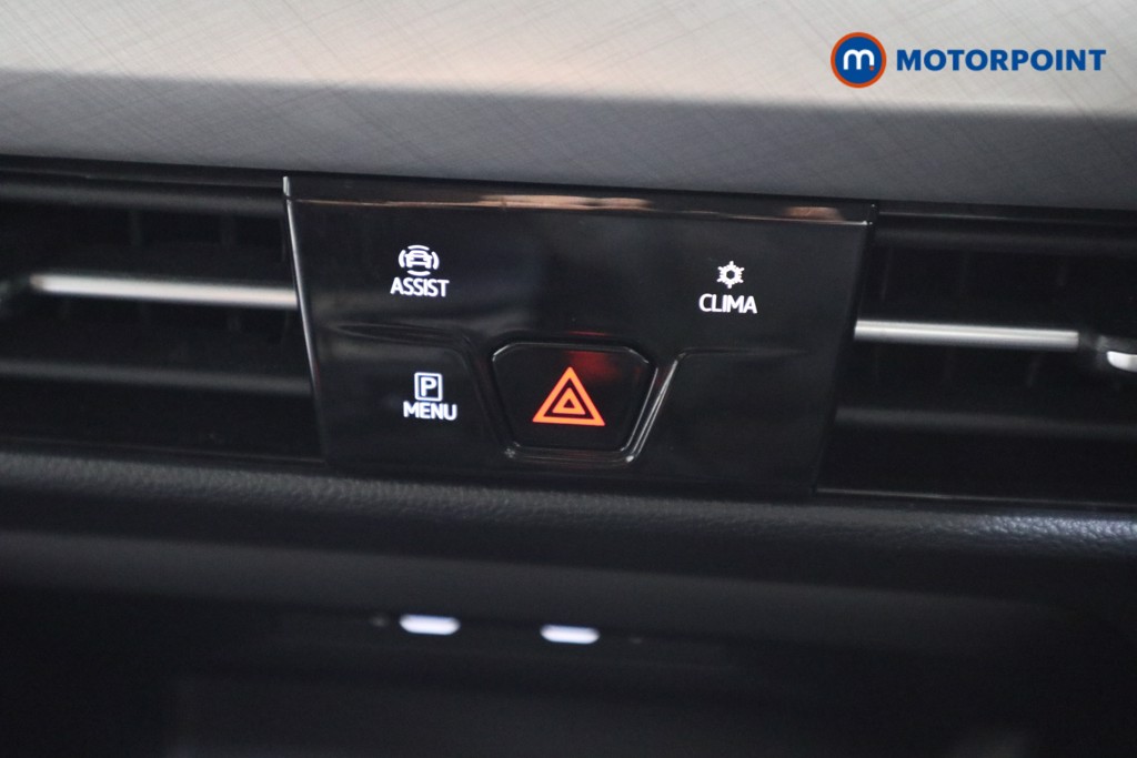 Volkswagen Golf Life Automatic Diesel Hatchback - Stock Number (1527932) - 7th supplementary image