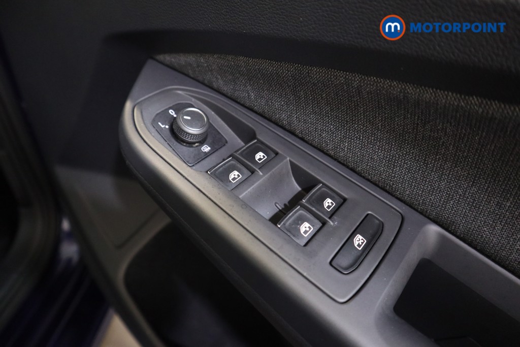 Volkswagen Golf Life Automatic Diesel Hatchback - Stock Number (1527932) - 11th supplementary image