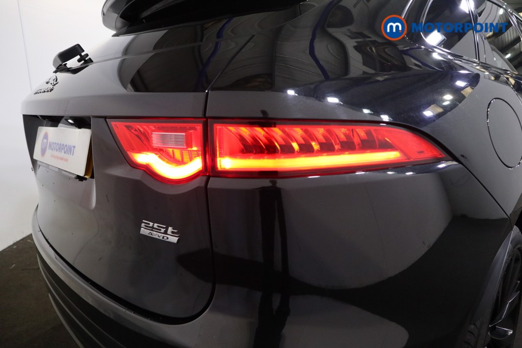 Jaguar F-Pace Chequered Flag Tiptronic Petrol SUV - Stock Number (1528426) - 25th supplementary image