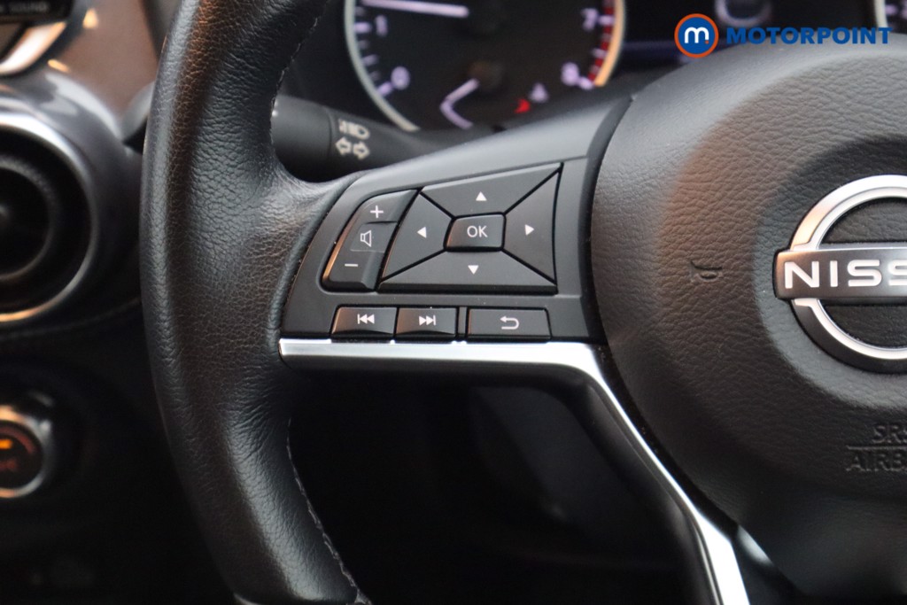 Nissan Juke N-Connecta Manual Petrol SUV - Stock Number (1532778) - 4th supplementary image