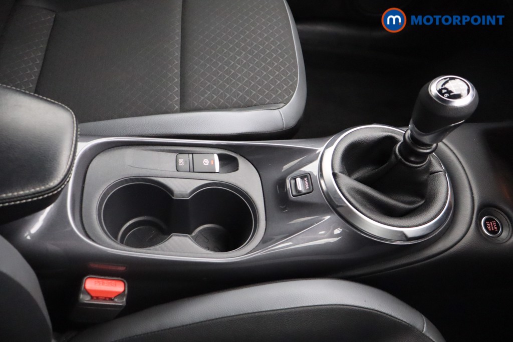 Nissan Juke N-Connecta Manual Petrol SUV - Stock Number (1532778) - 7th supplementary image