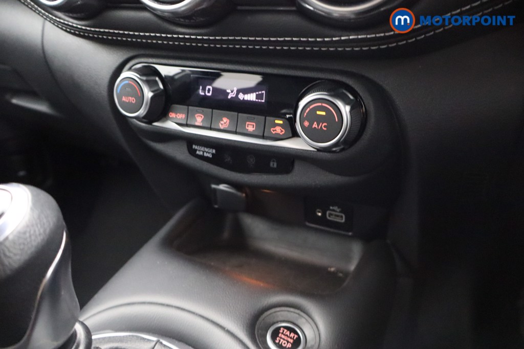 Nissan Juke N-Connecta Manual Petrol SUV - Stock Number (1532778) - 9th supplementary image