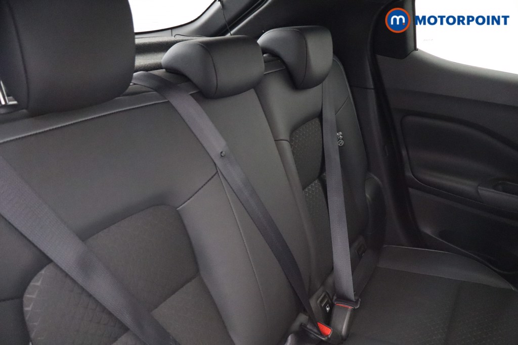 Nissan Juke N-Connecta Manual Petrol SUV - Stock Number (1532778) - 18th supplementary image