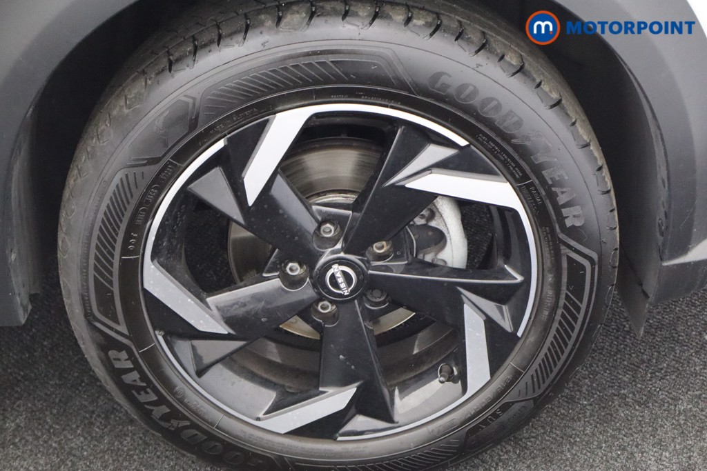 Nissan Juke N-Connecta Manual Petrol SUV - Stock Number (1532778) - 23rd supplementary image
