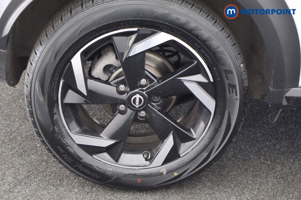Nissan Juke N-Connecta Manual Petrol SUV - Stock Number (1532778) - 24th supplementary image