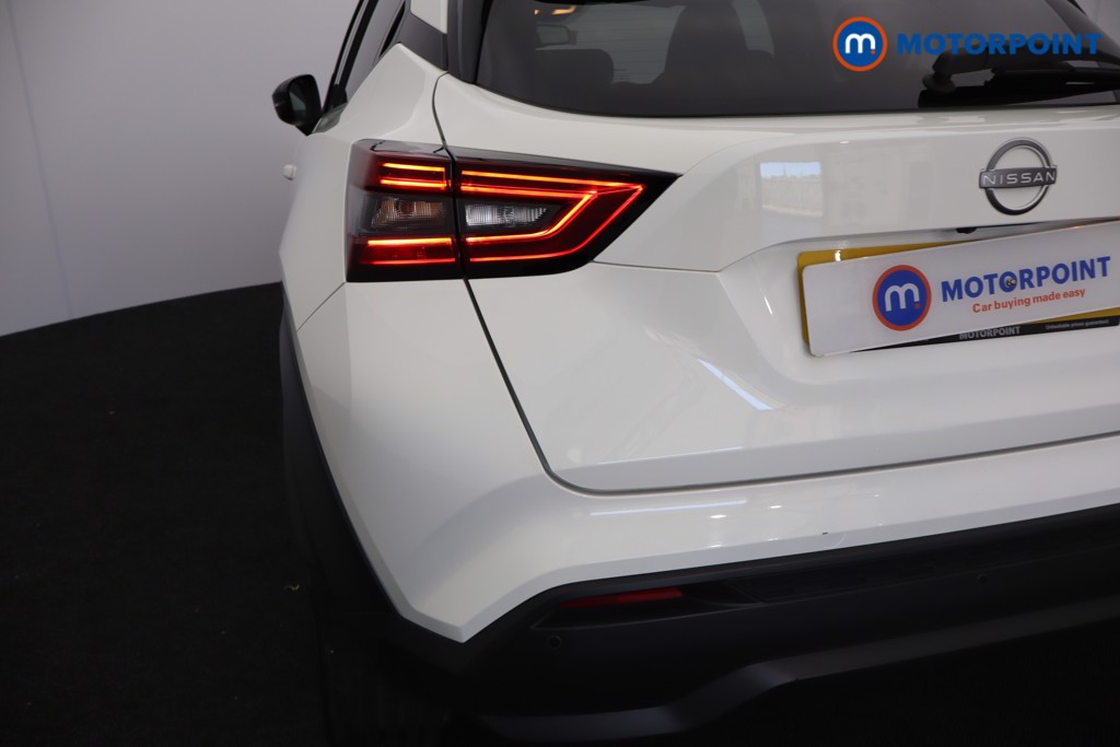 Nissan Juke N-Connecta Manual Petrol SUV - Stock Number (1532778) - 26th supplementary image