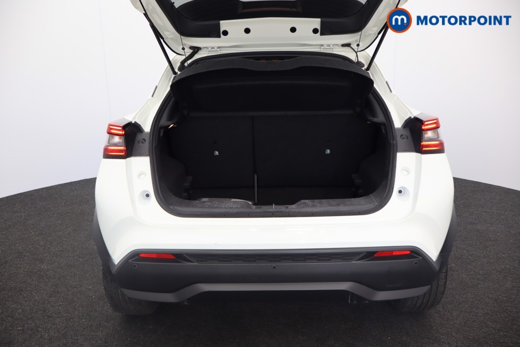 Nissan Juke N-Connecta Manual Petrol SUV - Stock Number (1532778) - 30th supplementary image