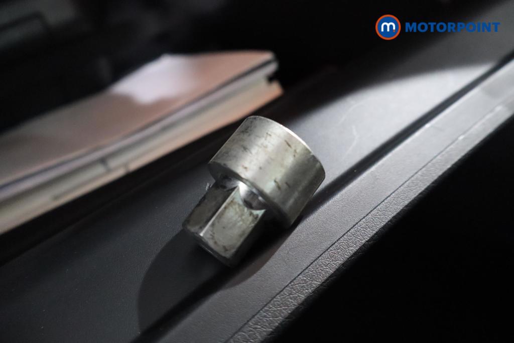 Nissan Qashqai Tekna Manual Diesel SUV - Stock Number (1533199) - 14th supplementary image