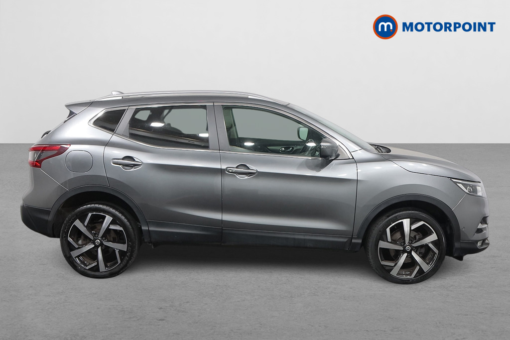 Nissan Qashqai Tekna Manual Diesel SUV - Stock Number (1533199) - Drivers side
