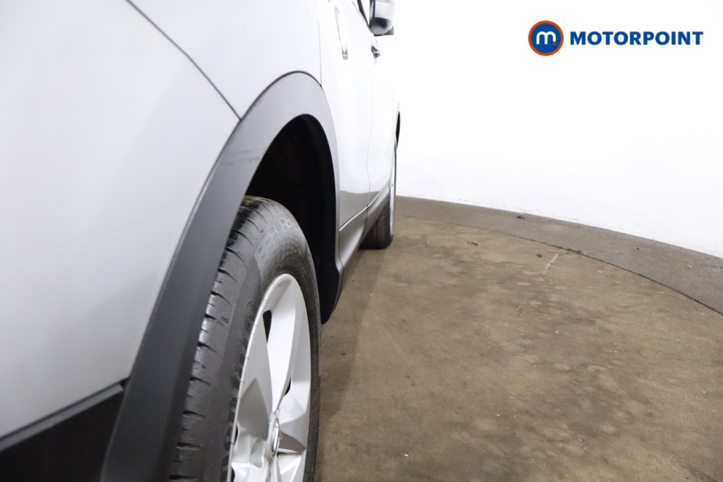 Nissan Qashqai Acenta Premium Manual Petrol SUV - Stock Number (1534387) - 22nd supplementary image