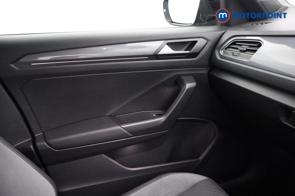 Volkswagen T-Roc R-Line Automatic Petrol SUV - Stock Number (1536437) - 8th supplementary image