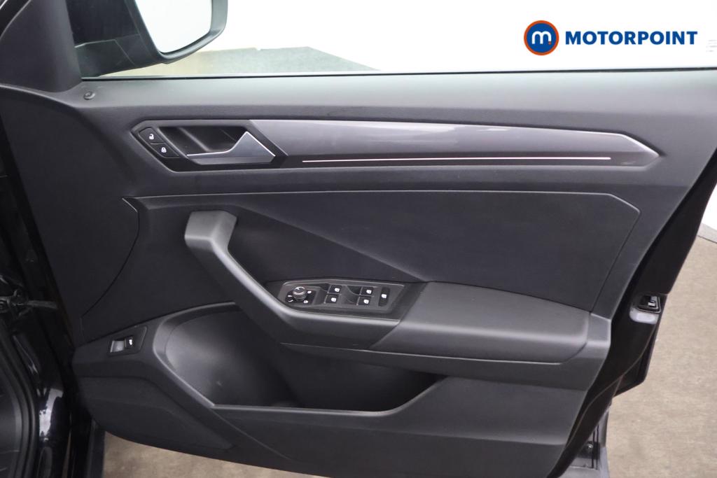 Volkswagen T-Roc R-Line Automatic Petrol SUV - Stock Number (1536437) - 9th supplementary image