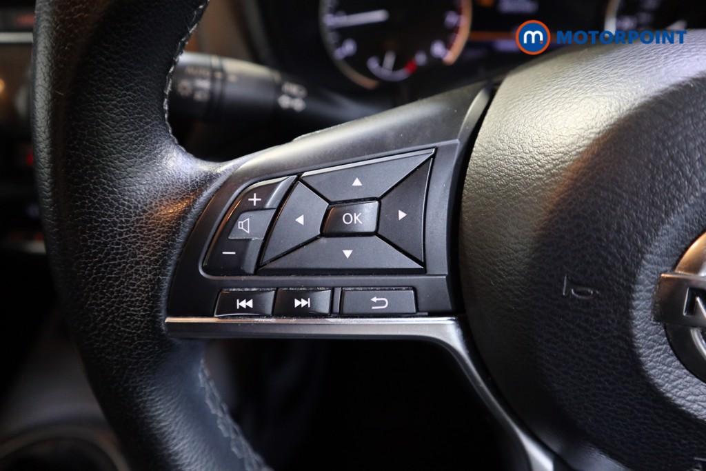 Nissan Juke N-Connecta Manual Petrol SUV - Stock Number (1537833) - 3rd supplementary image
