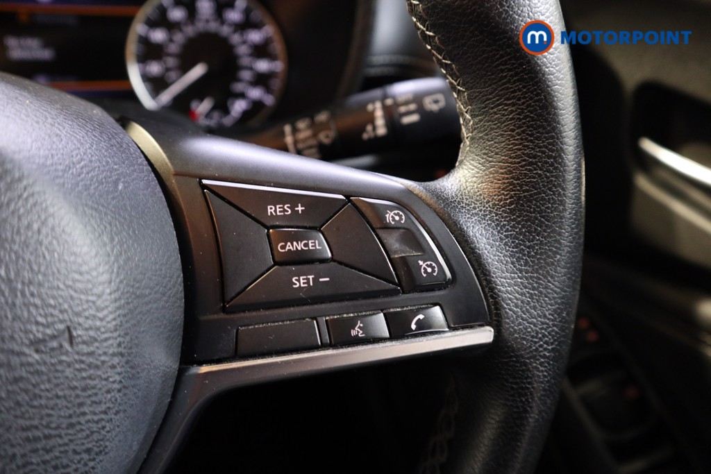 Nissan Juke N-Connecta Manual Petrol SUV - Stock Number (1537833) - 4th supplementary image