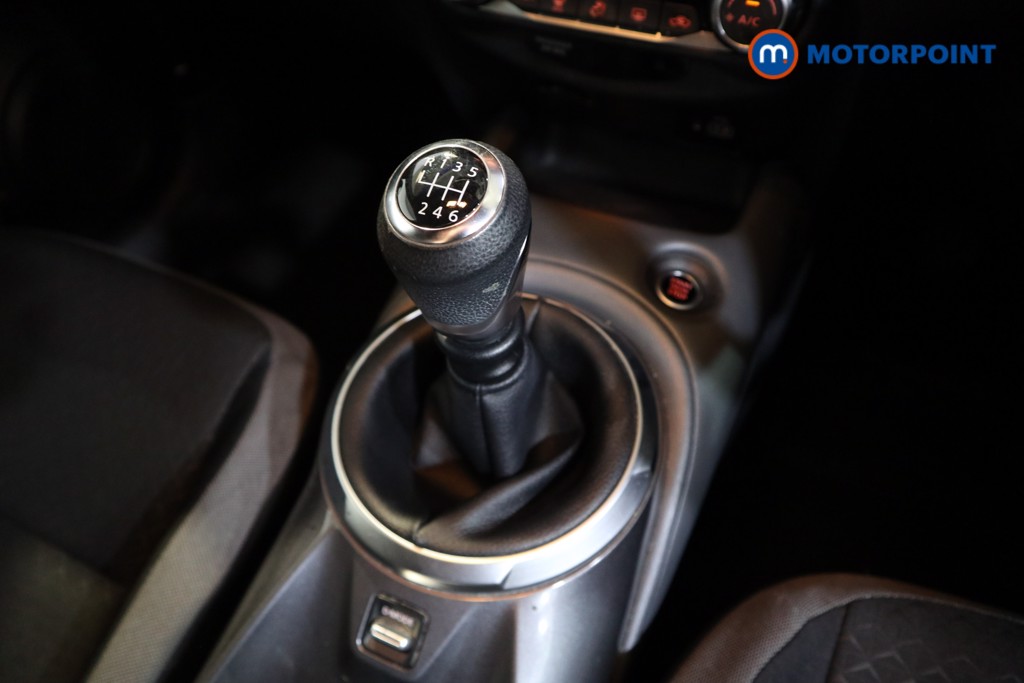 Nissan Juke N-Connecta Manual Petrol SUV - Stock Number (1537833) - 8th supplementary image