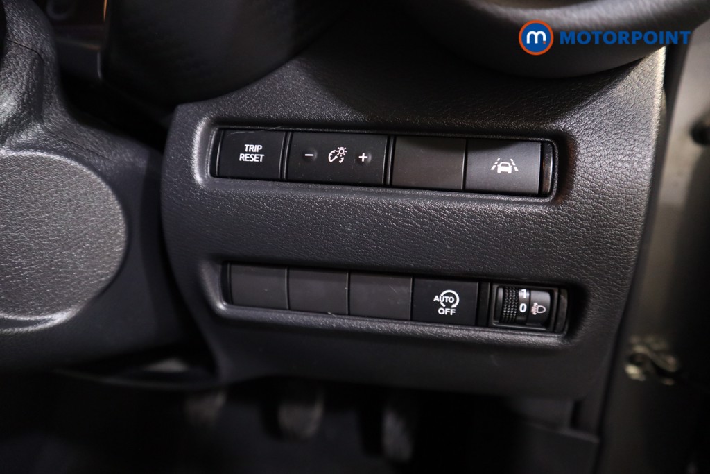Nissan Juke N-Connecta Manual Petrol SUV - Stock Number (1537833) - 9th supplementary image